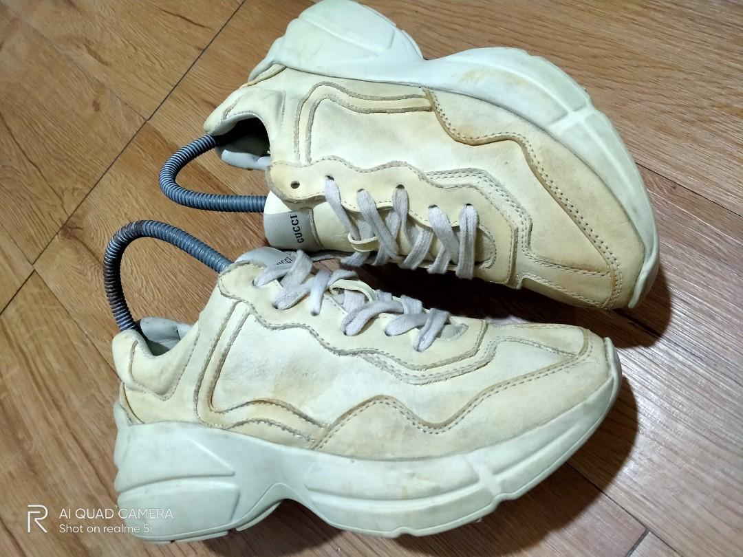 Gucci store shoes cream