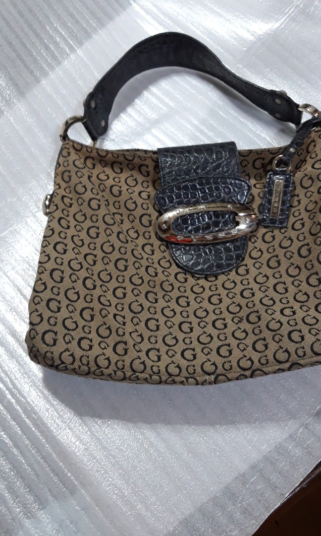 Guess bag original, Women's Fashion, Bags & Wallets, Shoulder Bags on