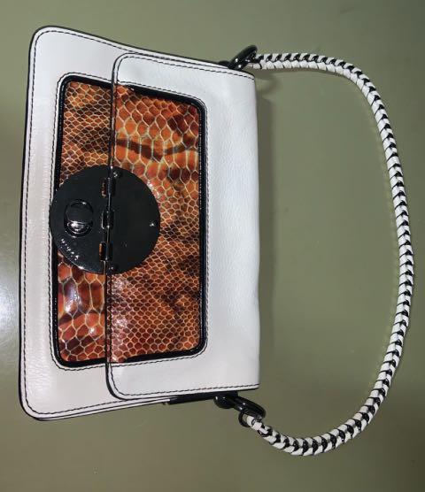 Handbag (Category: Women's Bags & Wallets) located in Bankstown. Submitted by roukya (Listing ID 1168451782, Image 2). Description: MIMCO bag.