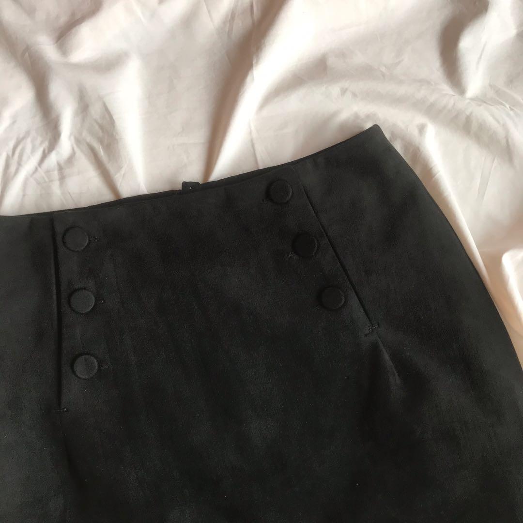 black short skirts