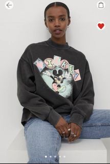 (Category: ) located in . Submitted by prettyclosetsivy_ (Listing ID 1159675522, Image 1). Description: .