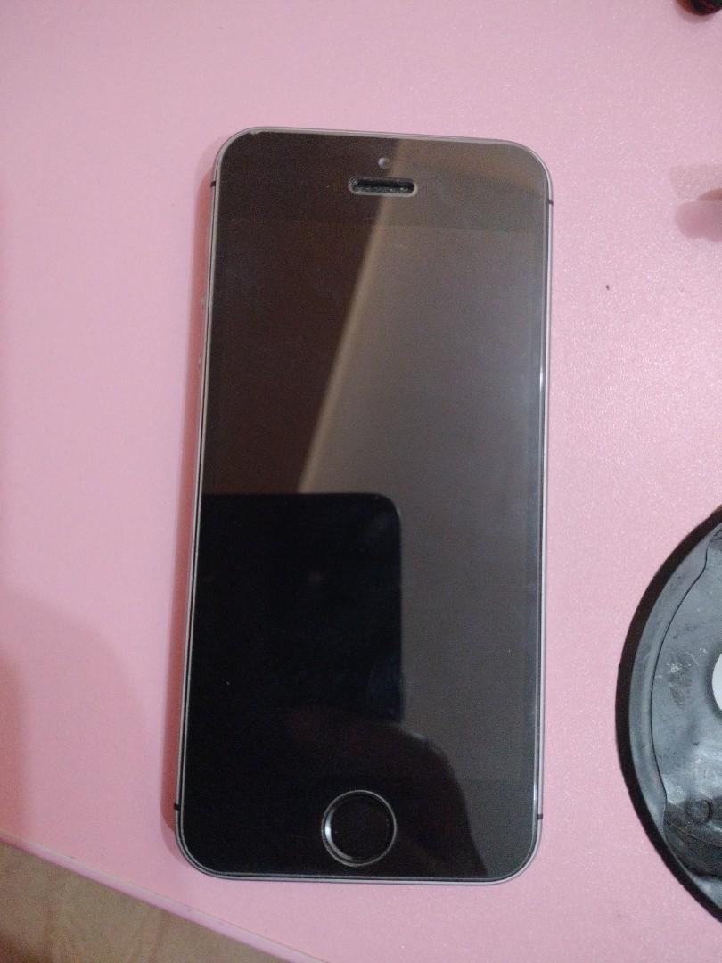 iphone 5SE 64gb (Category: Others) located in Manila. Submitted by casper_88 (Listing ID 1168555525, Image 1). Description: Selling my iphone 5SE for 3k, 64 gb. Battery replaced (original din po pinalit). No issues, never repaired..