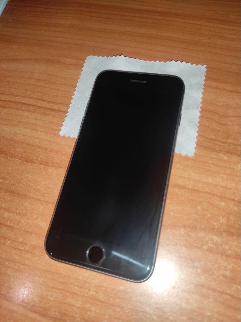 Iphone 8 (Category: iPhone 8 Series) located in Legazpi City. Submitted by cheesygeez (Listing ID 1168465856, Image 1). Description: Iphone 8 (FU) Battery health 100% No issue Color black With box.