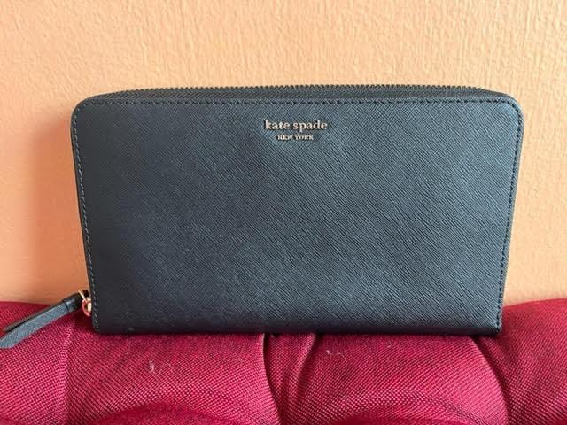 Kate Spade Large Cameron Travel Wallet - Black, Luxury, Bags & Wallets on  Carousell