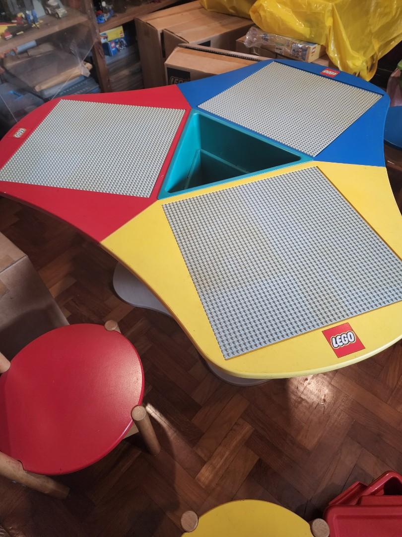 Triangle discount lego table