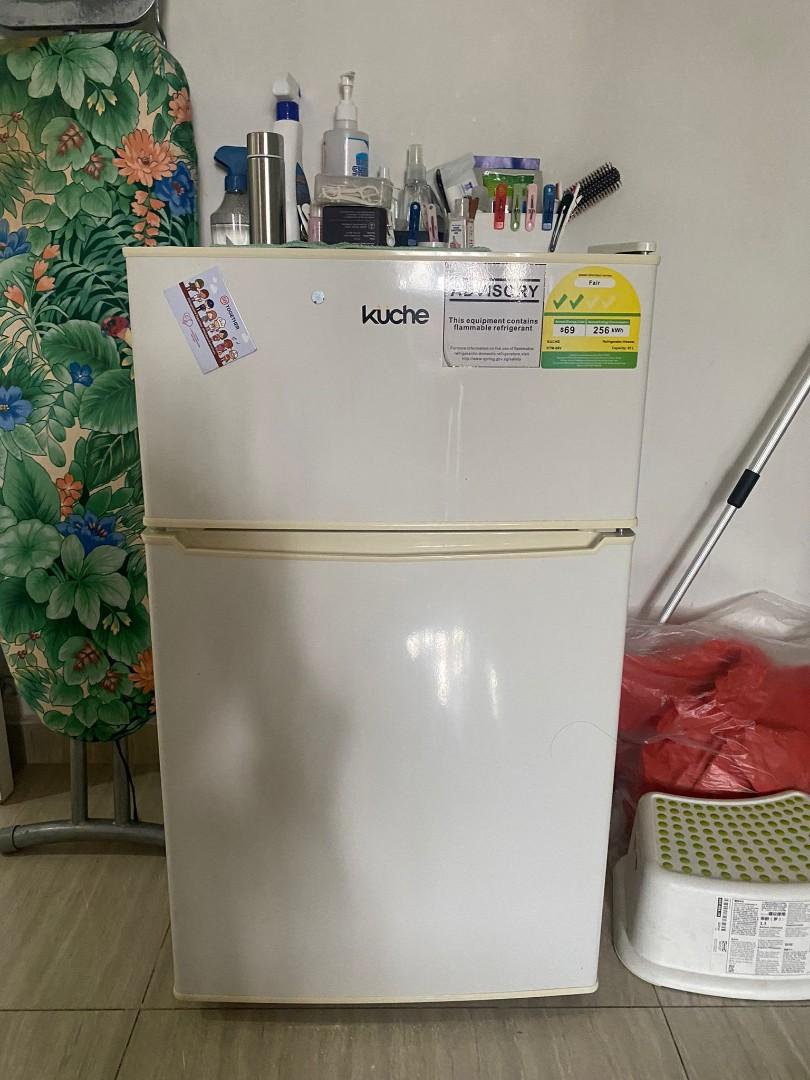 Mini Fridge (Category: Refrigerators & Freezers) located in Singapore. Submitted by tinker002 (Listing ID 1168434707, Image 1). Description: 85cm x 45cm x 45cm Self collect only.