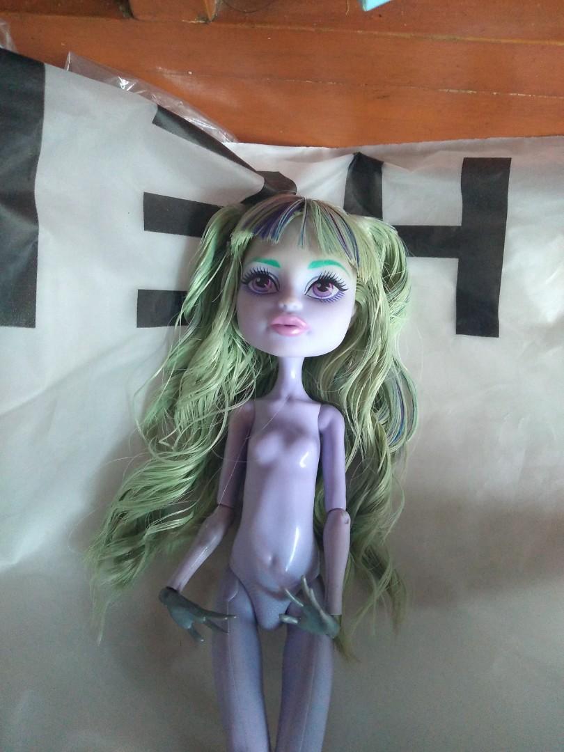 Monster High Nude Twyla, Hobbies & Toys, Toys & Games on Carousell