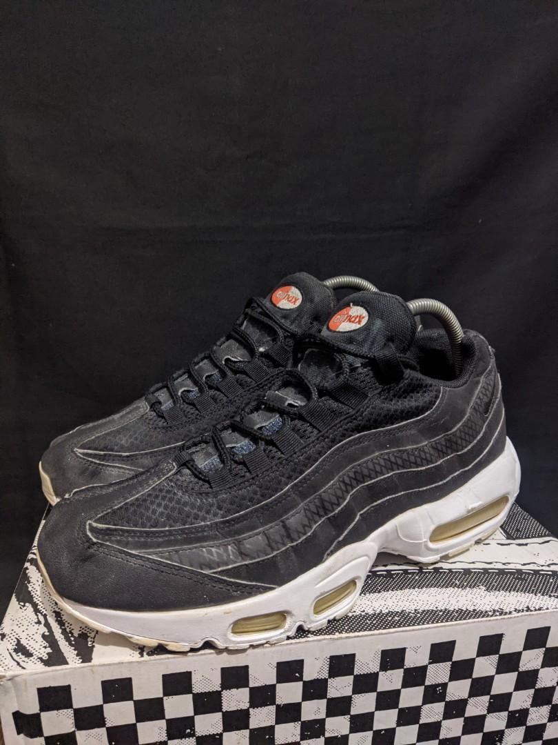 nike 95s black and white