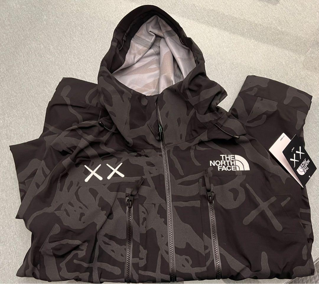 North Face x Kaws freeride jacket Black medium, 男裝, 外套及戶外 