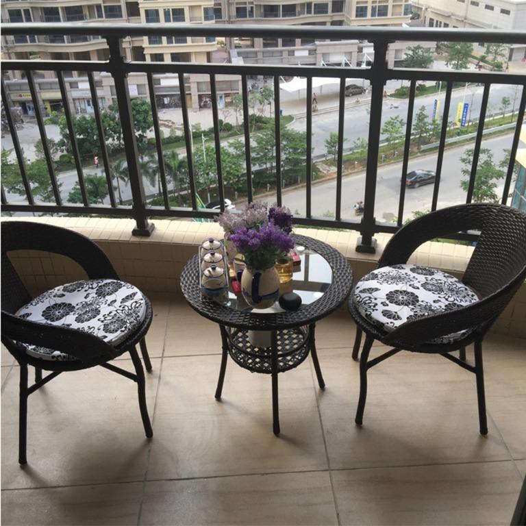 Balcony small table and chairs store