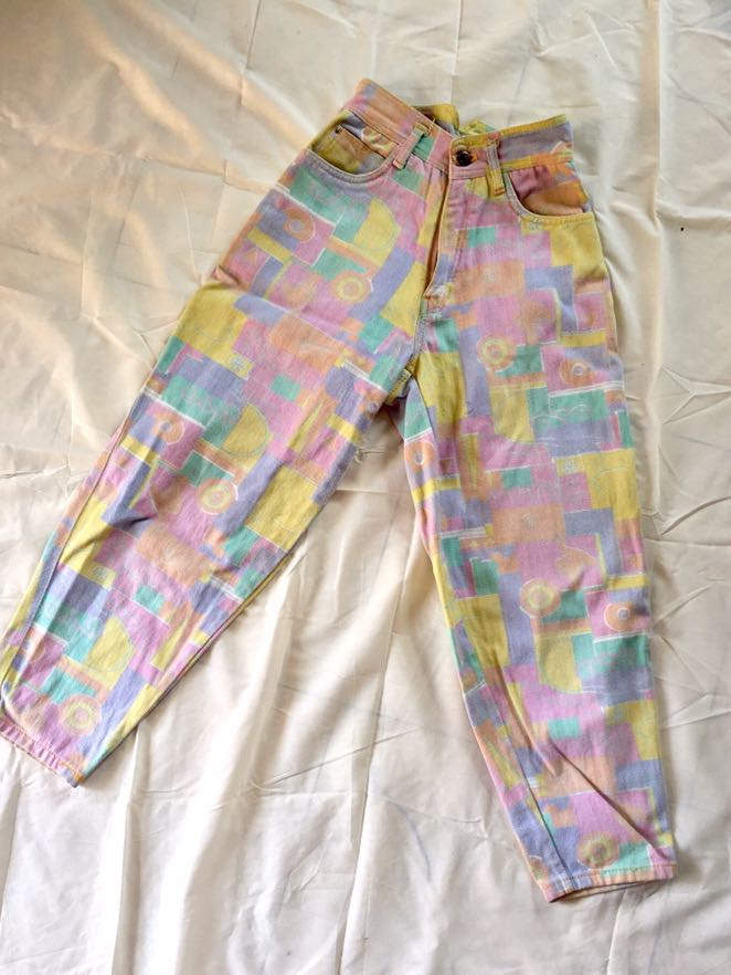 Pastel Ferara Jeans, Fesyen Wanita 