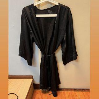 Preloved H&M Black Satin Kimono Robe Size XS-S
