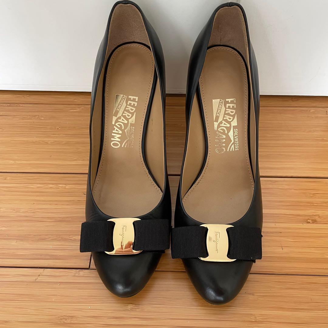 Salvatore ferragamo black pumps on sale
