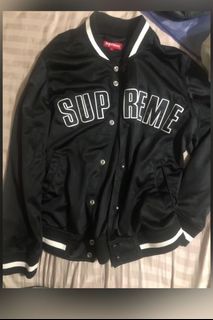 （分類：）位於 。 由 Balenciaga 提交（商品編號 1168596333，圖片 1）。簡介： 。
