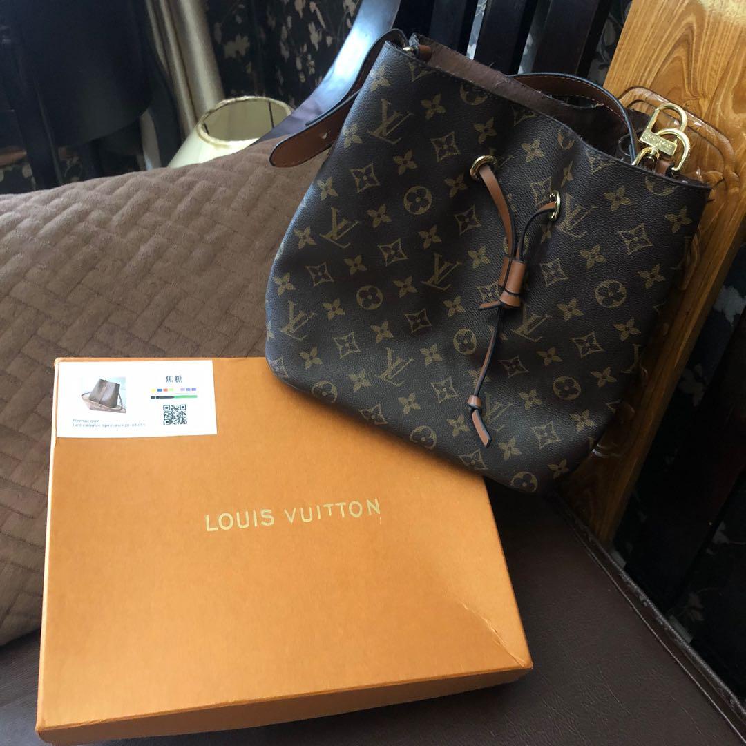 Tas Louis Vuitton with box, Barang Mewah, Tas & Dompet di Carousell