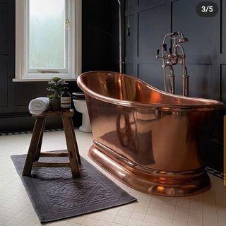 Bathtub / Bak Mandi . Bahan dari logam Kuningan-Brass  + tembaga. Size 80 × 60 x 160 Cm. 12 mm.