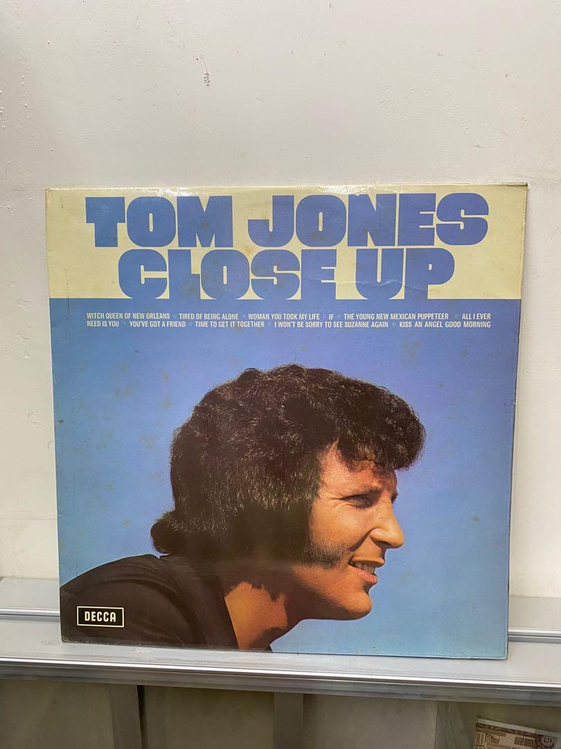 Tom jones close up黑膠唱片, 興趣及遊戲, 音樂樂器 & 配件, 音樂與媒體 黑膠碟 Carousell