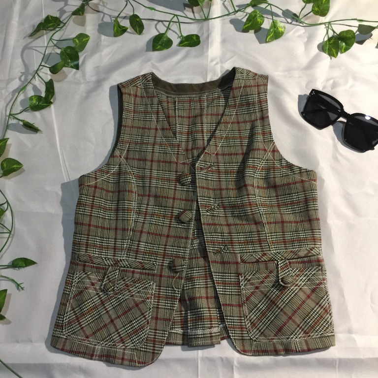 Vintage School Girl Vest Brown Red Sleeveless, Women's Fashion, Tops, Sleeveless on Carousell