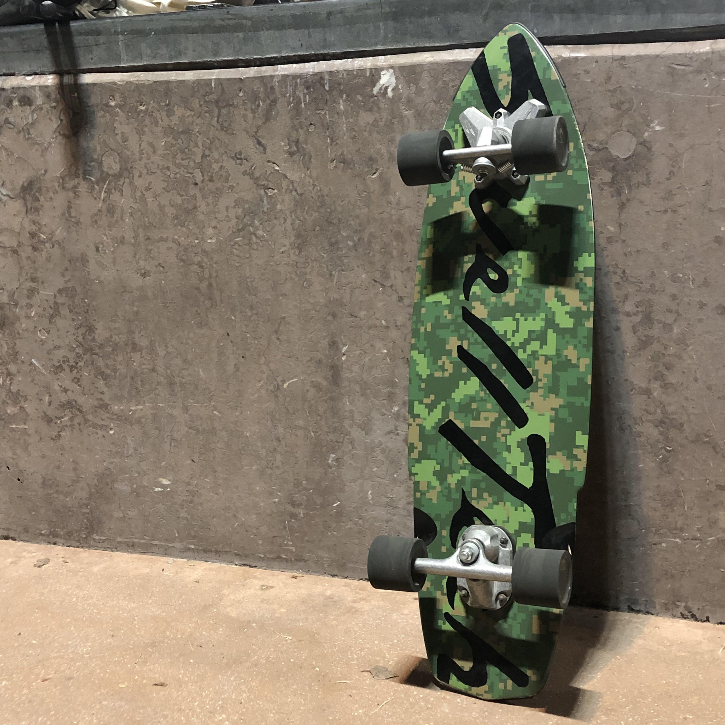 SOLD Swelltech Camo Hybrid Surfskate Surftrainer, Sports Equipment