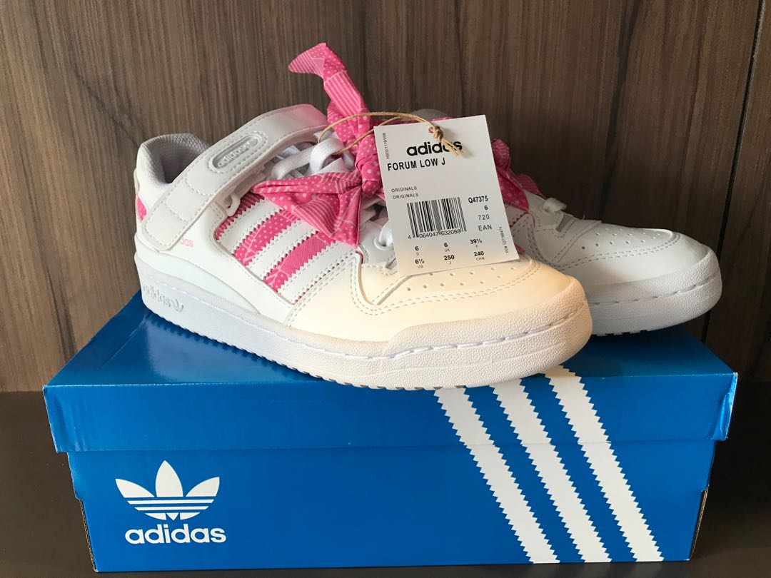 Adidas originals deals pink and white