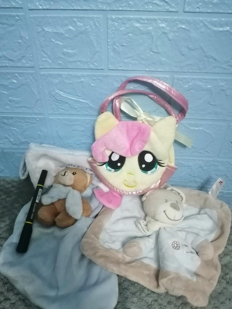 💖SALE💖 Baby Towel Bundle (Category: Bathtub & Bath Accessories) located in Cebu City. Submitted by ashleighzeid (Listing ID 1168667027, Image 1). Description: WYSIWYG.