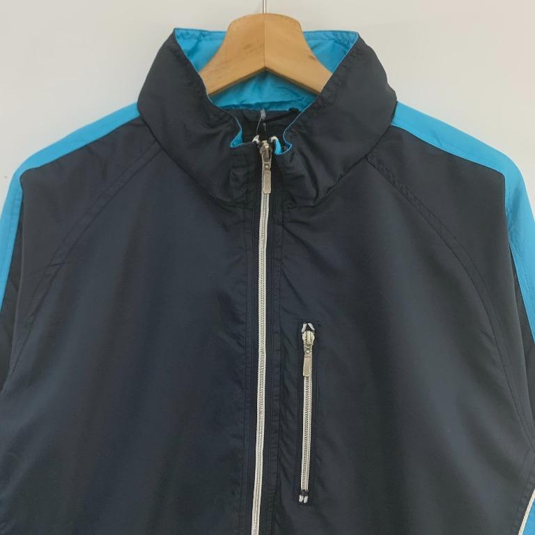 Windbreaker barn clearance