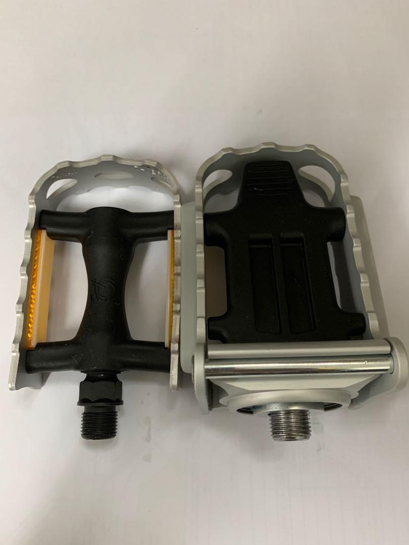 Brompton Pedals (Category: Parts & Accessories) located in Singapore. Submitted by e5c4p3 (Listing ID 1168686921, Image 2). Description: Clearing away items removed from my Brompton. .