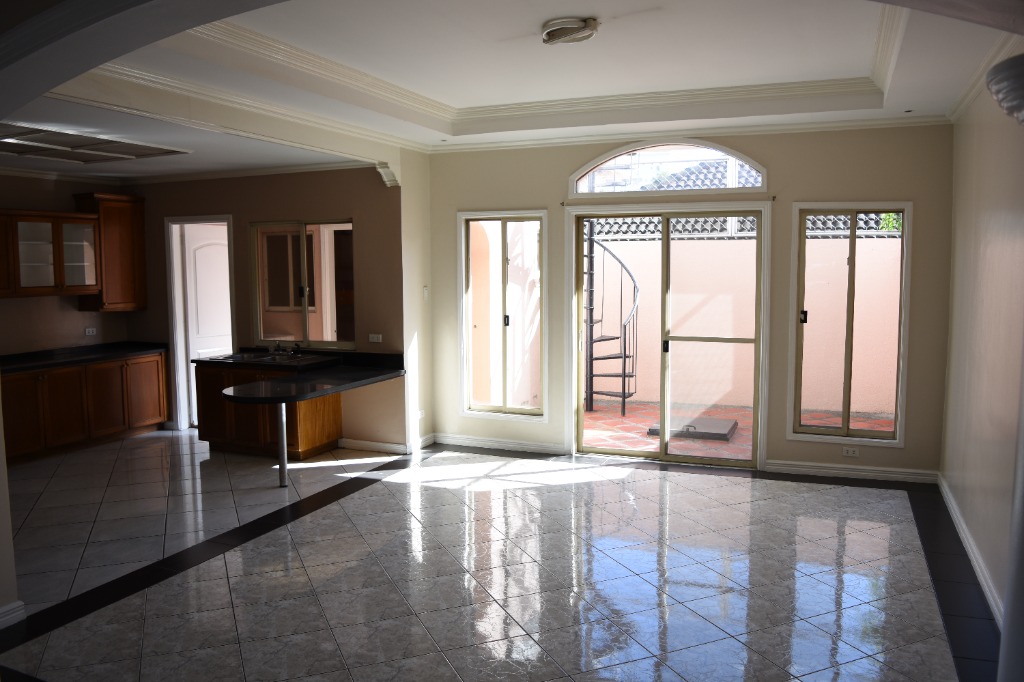 CAPITOL HILLS Single Detached House and Lot, Property, For Sale