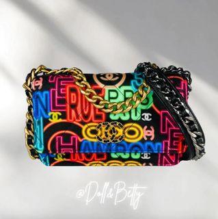 CHANEL 19 NEON WALLET ON CHAIN