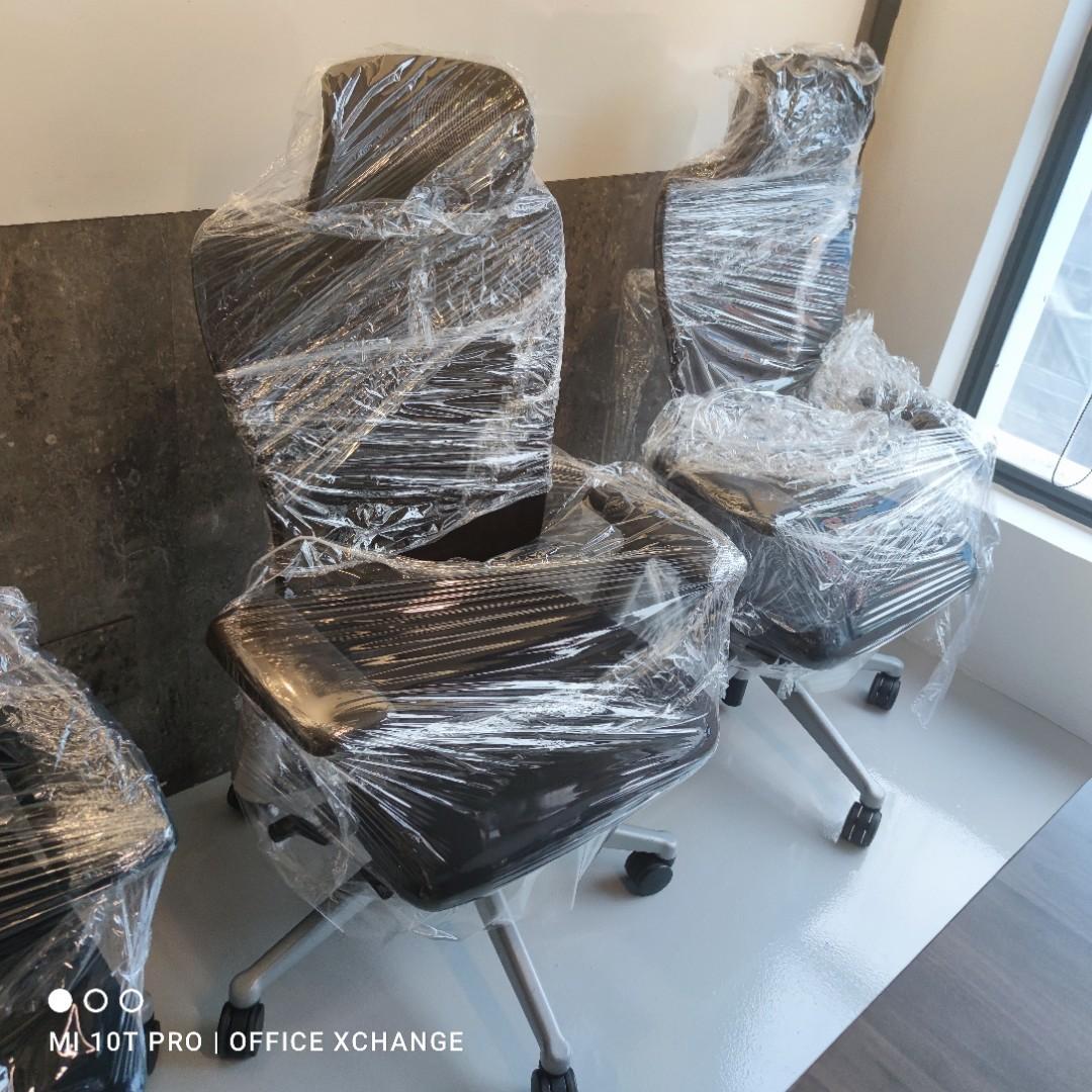 Fullyloaded Haworth Zody with Headrest , Furniture & Home Living, Furniture, Chairs on Carousell