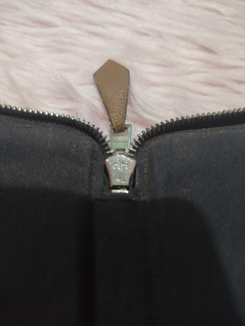 Hermes Fourre Tout Wallet PM (Category: Luxury Bags & Wallets) located in General Trias. Submitted by gottalovevintage920 (Listing ID 1168743001, Image 3). Description: I cant open my other account gottalovevintage so i made a new one. Pm size..