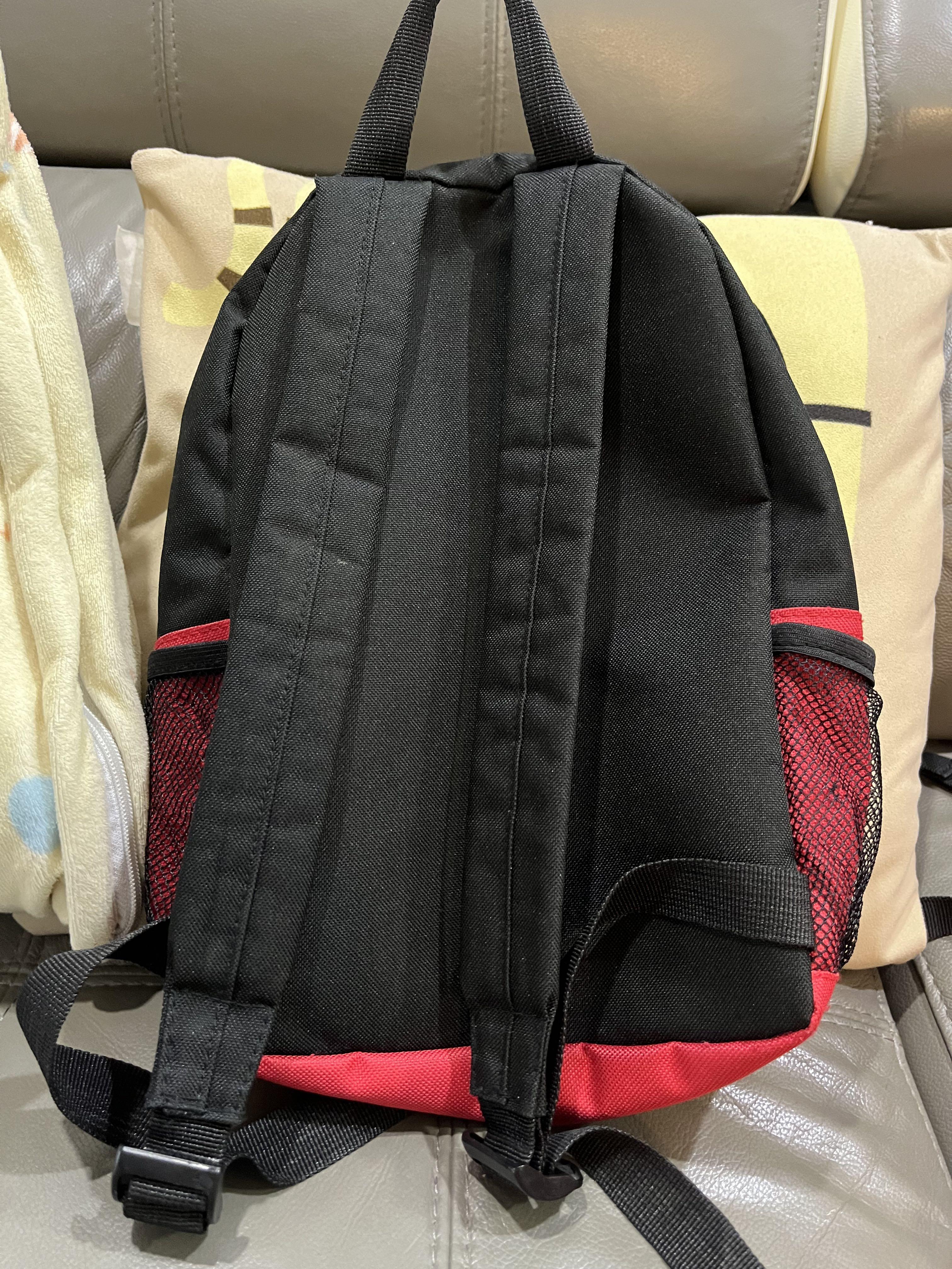 Kid’s bag (Category: Babies & Kids Fashion) located in Singapore. Submitted by snoopysnoopy06 (Listing ID 1168728362, Image 2). Description: Pre-love bag Infront zip is broken For not fussy buyer.
