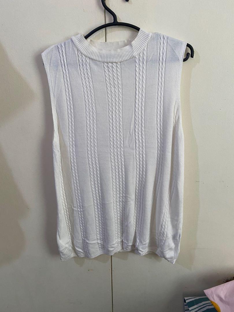 Knitted top (Category: Sleeveless) located in Iloilo. Submitted by bbajar07 (Listing ID 1168661510, Image 1). Description: very classy no flaws fits large to xl .