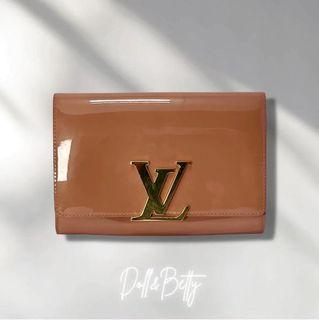 LOUIS VUITTON LOUISE CLUTCH