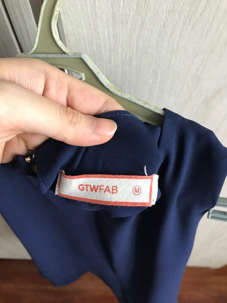 Navy Blue Blouse (Category: Sleeveless) located in Makati City. Submitted by _ants (Listing ID 1168705613, Image 2). Description: Fits S-M.