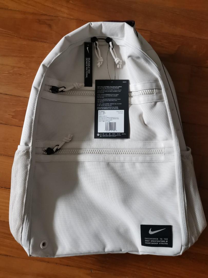 nike backpack laptop compartment
