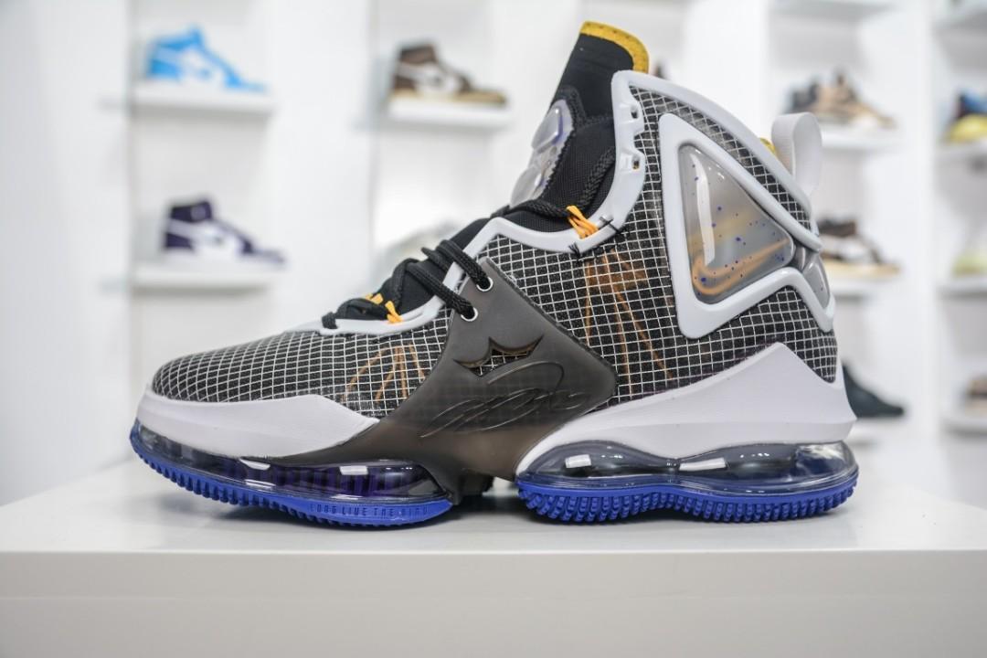 Lebrons on sale hot sale