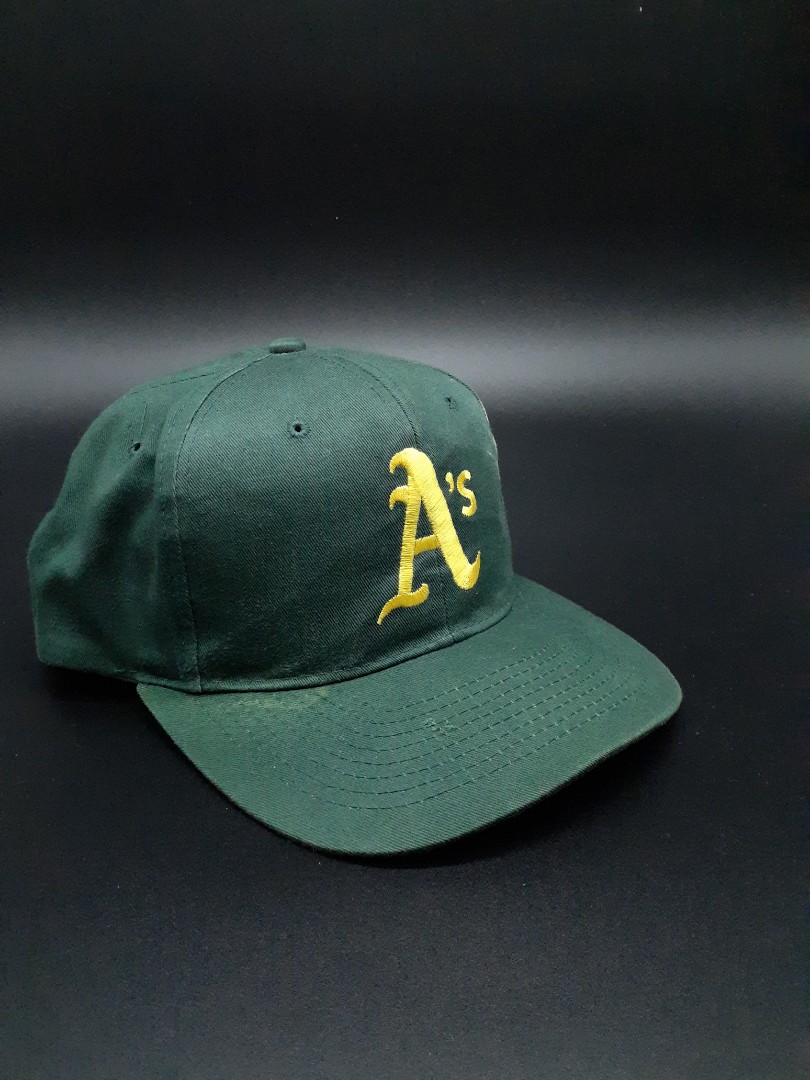 Oakland Athletics vintage Hat, Men's Fashion, Watches