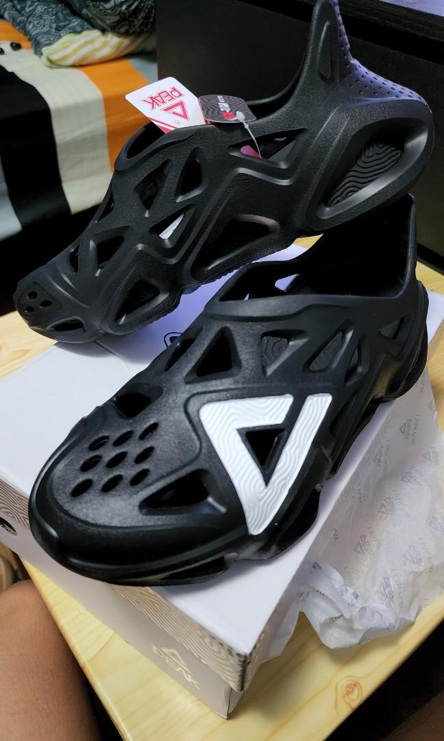 PEAK TAICHI CROCS, Women's Fashion, Footwear, Sandals on Carousell