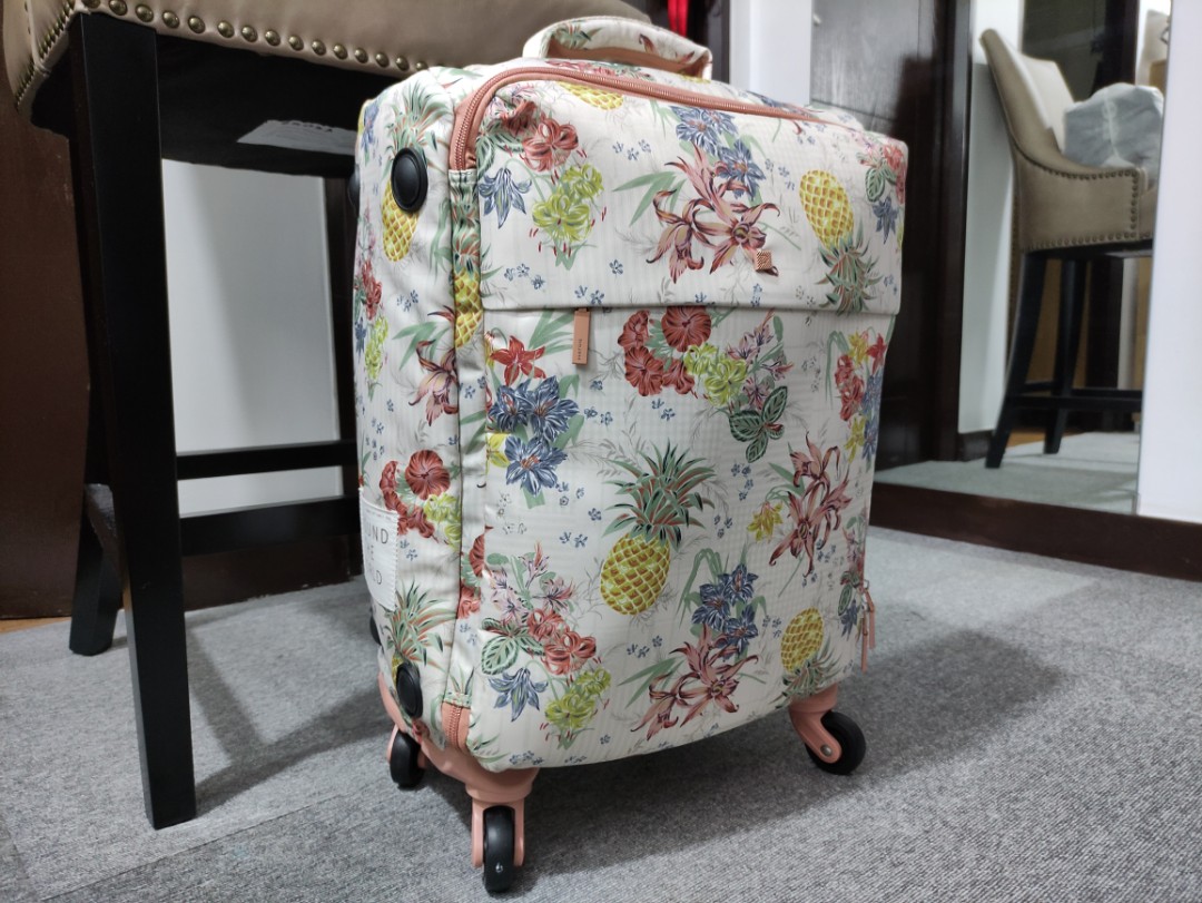 Pre-loved Parfois Luggage (Cabin size), Hobbies & Toys, Travel, Luggage ...