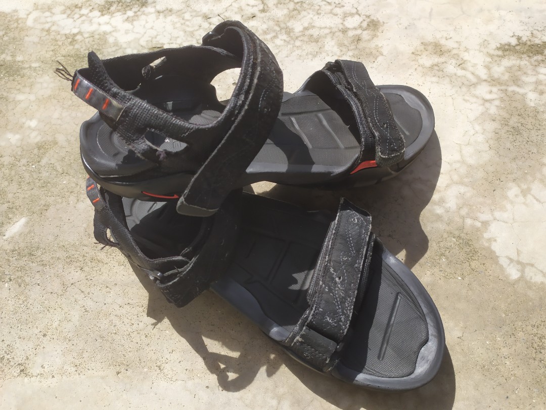 Nike teva deals style sandals