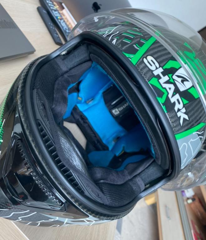 Shark spartan carbon daksha top
