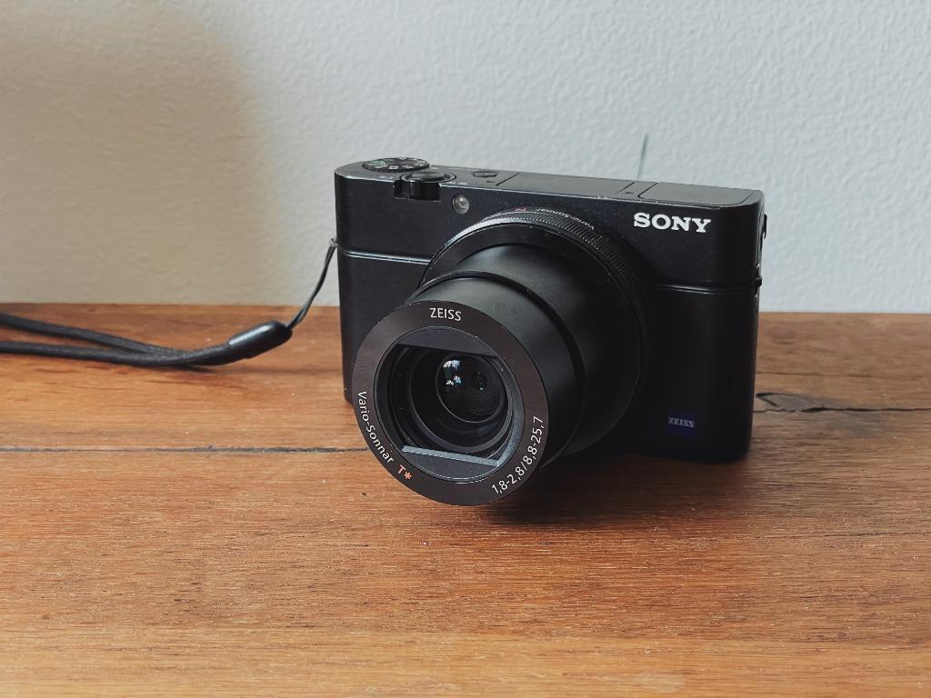 Sony Cybershot DSCRX100 III Digital Camera, Photography, Cameras on Carousell