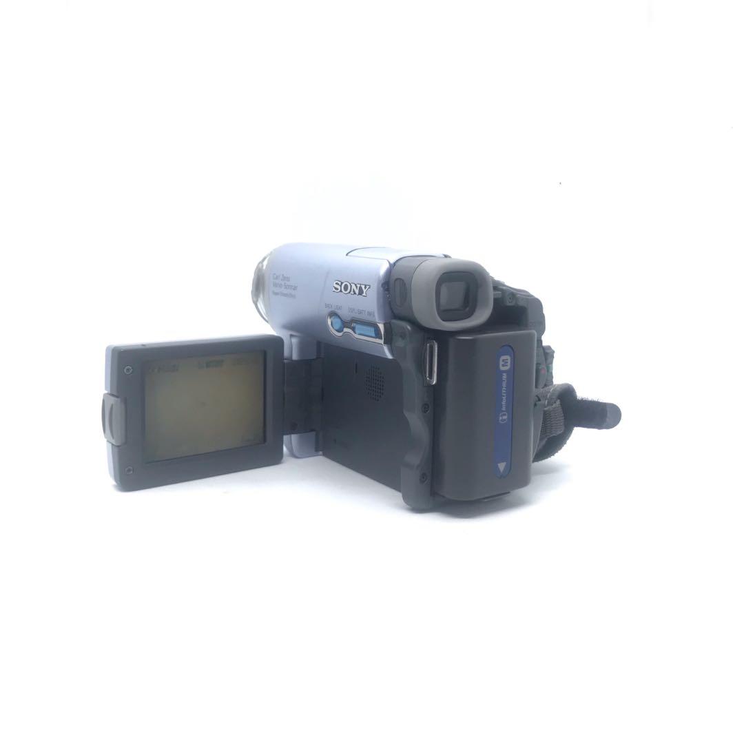 Sony Handycam DCRTRV22 miniDV camcorder, Photography, Video Cameras on