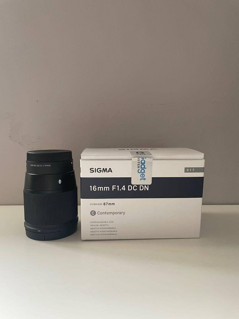 Sony ZVE10 with kit lens, SEL35F18, Sigma 16mm(Perfect for Vlogging