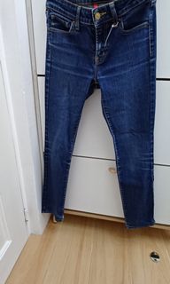 (Category: ) located in . Submitted by junnieee30 (Listing ID 1168763675, Image 1). Description: .