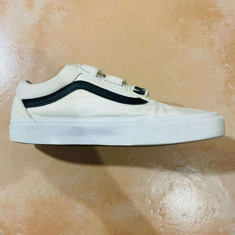 White vans hotsell with straps