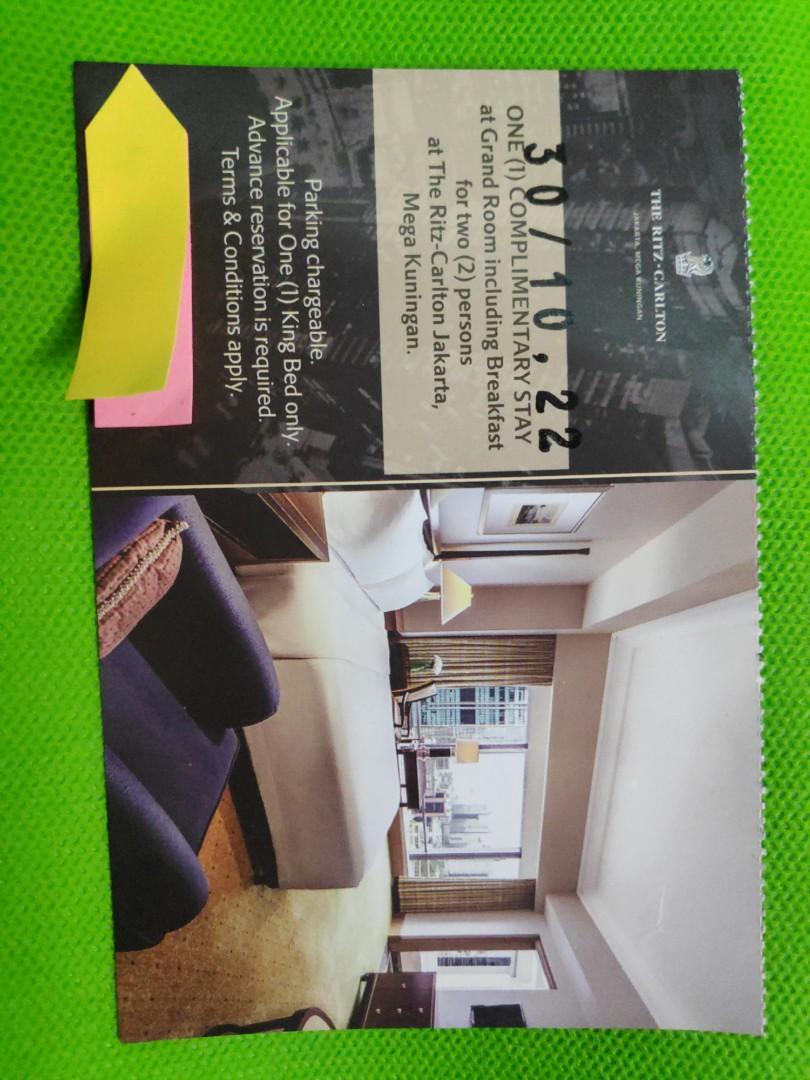 Voucher Grand Room Ritz Carlton + Breakfast buffet 2 persons, Tickets