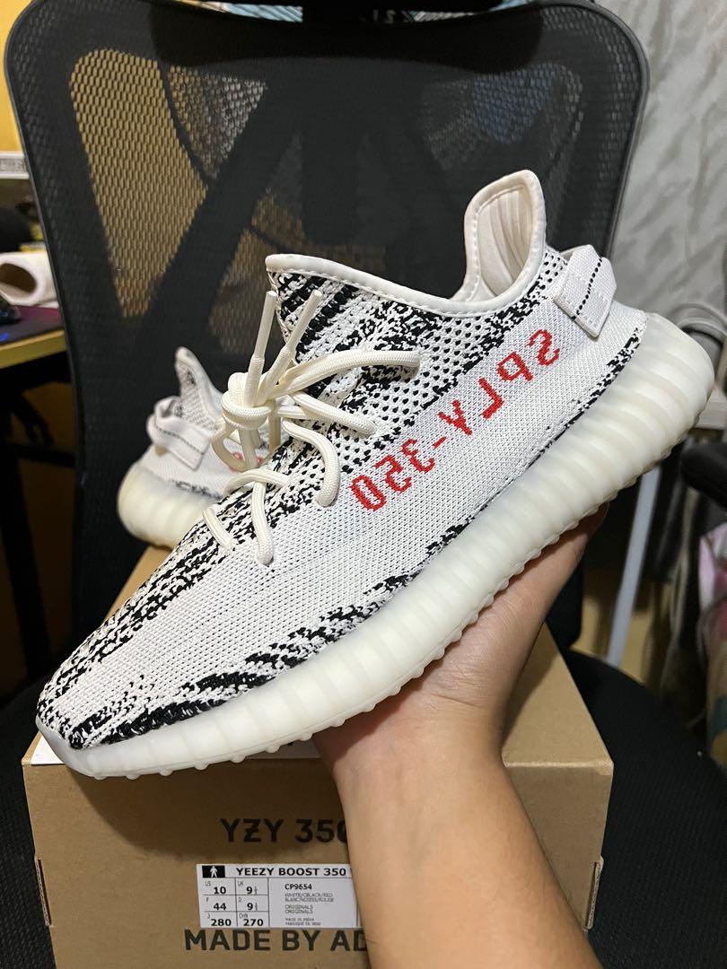 Yeezy Boost 350 v2 Zebra 2022, Men's Fashion, Footwear, Sneakers on  Carousell
