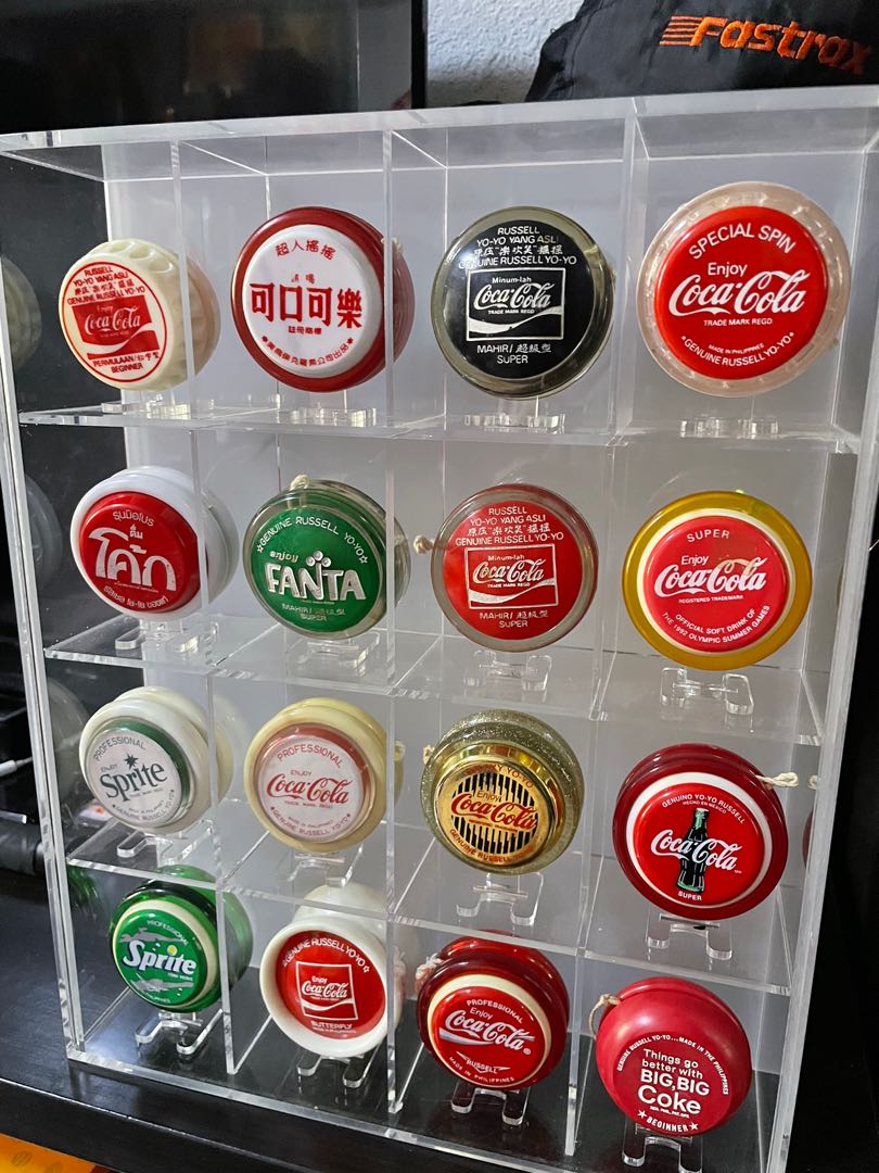 16 Vintage CocaCola Russell YoYos In Acrylic Display case, Hobbies